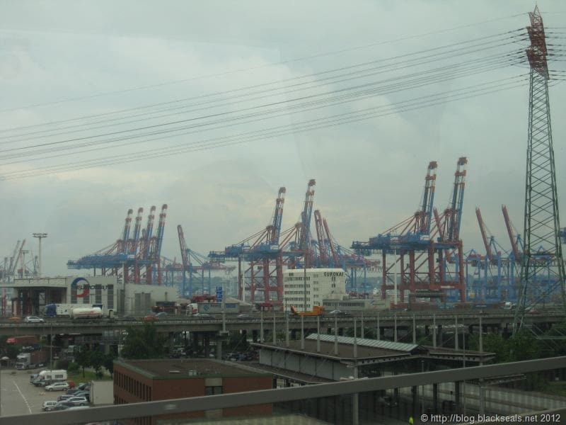 Mehr über den Artikel erfahren Heimreise mit Hamburg Stadtrundfahrt